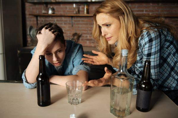 Лечение от алкоголизма необходимо, если выш сын пристрастился к алкоголю картинка